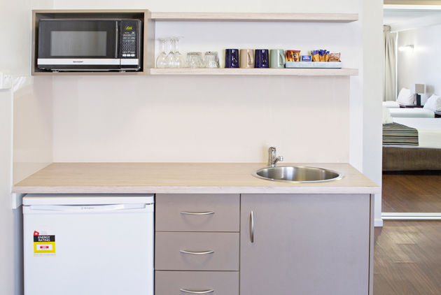 Mini-Kitchenette-II-Suite